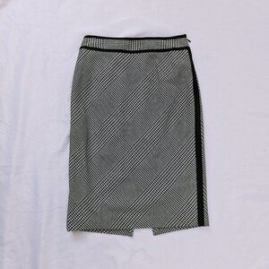 White House Black Market Black & White Houndstooth Pencil Skirt Size 0